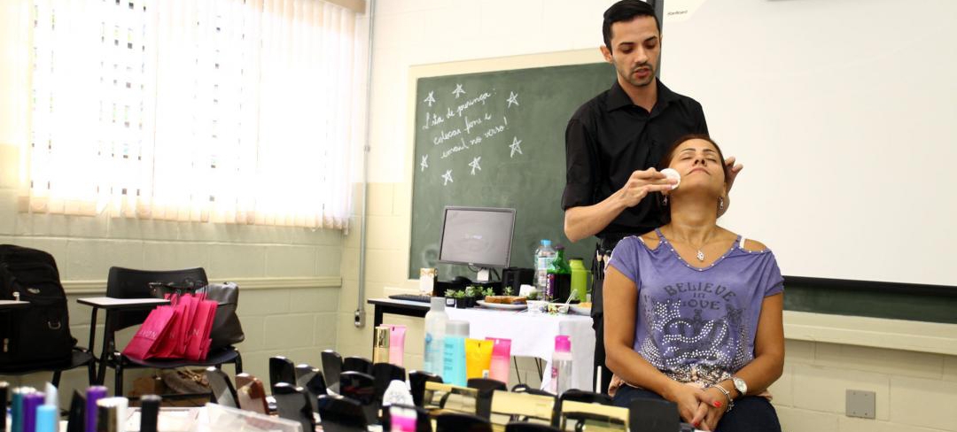 Vila Criativa em Santos oferece cursos de almoxarife e maquiador | Jornal da Orla