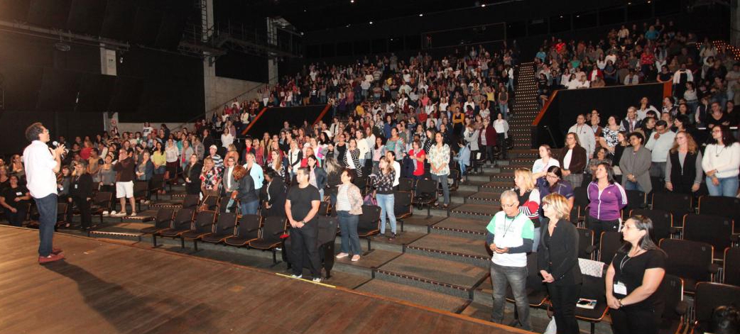 Doutor em Educação promove reflexão sobre o ato de educar em Santos