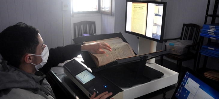 Programa digitaliza livros e jornais antigos de Santos | Jornal da Orla