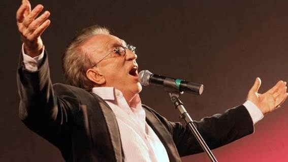 Moacyr Franco faz show em Santos na véspera do Dia dos Pais