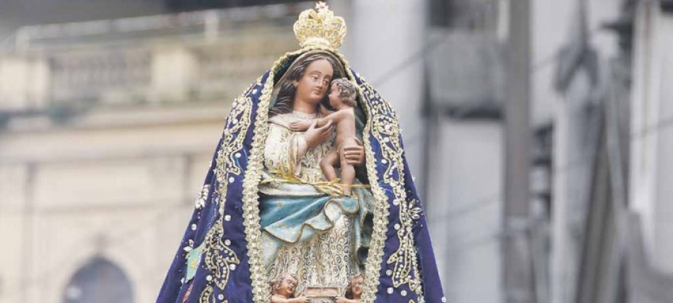 Fiéis homenageiam padroeira de Santos