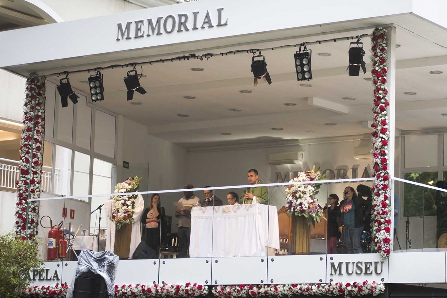 Dia de finados terá missas presenciais e online na Memorial