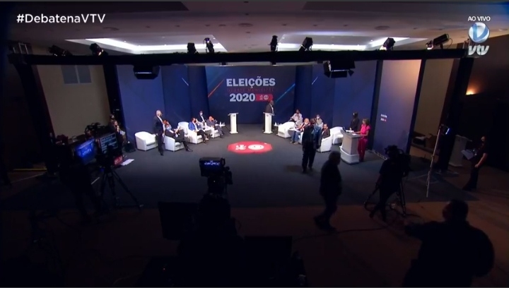 Em mico histórico, VTV interrompe debate e gera revolta