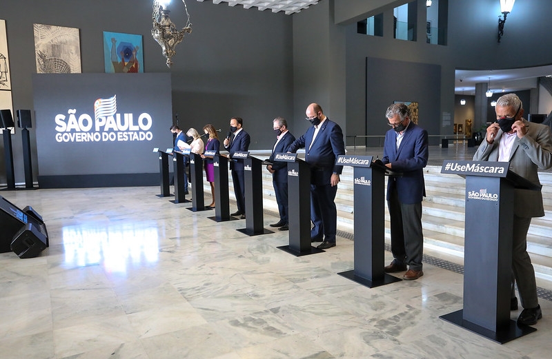 SP vai testar 19,3 mil alunos e profissionais da Educação