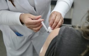 Campanha contra poliomielite e multivacinação termina sexta-feira (13) | Jornal da Orla