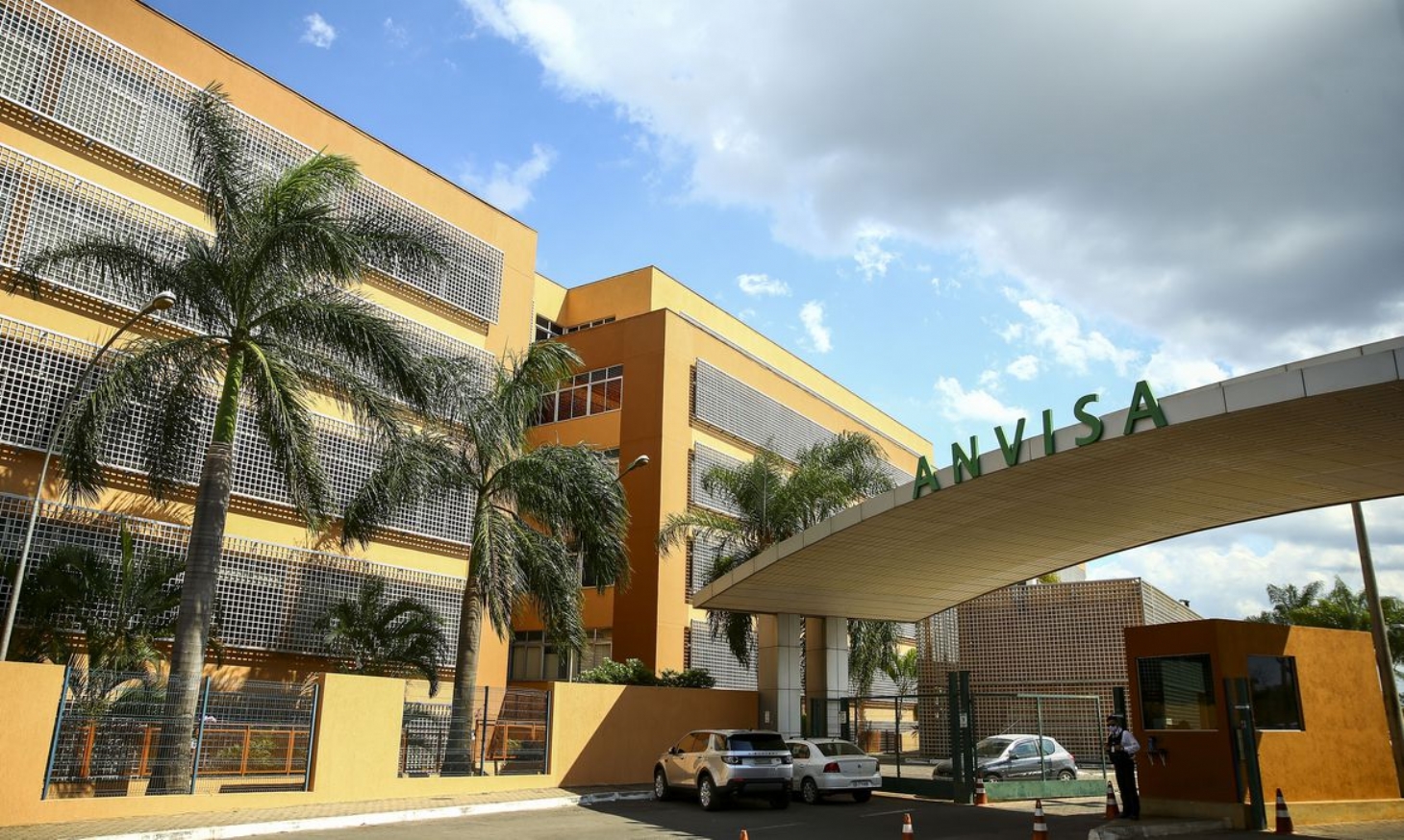 Anvisa vai inspecionar laboratórios de vacinas na China