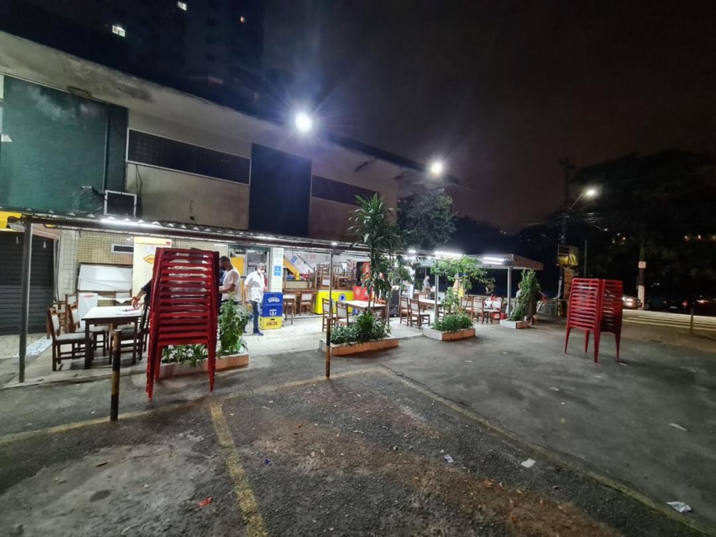 Covid-19: um bar é multado e outros são cinco intimados em Santos