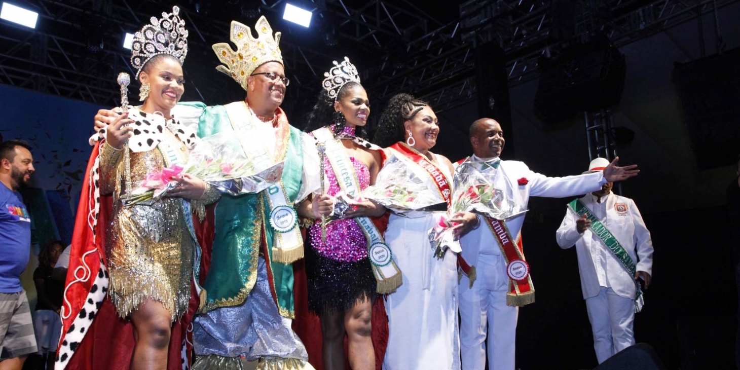 Carnaval de Santos elege novo rei momo, rainha e princesa
