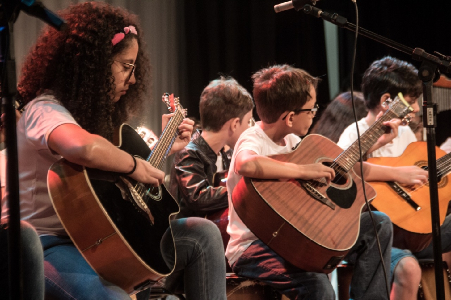 Musicalidade na Gota está com vagas abertas para aulas de violão e percussão popular gratuita | Jornal da Orla