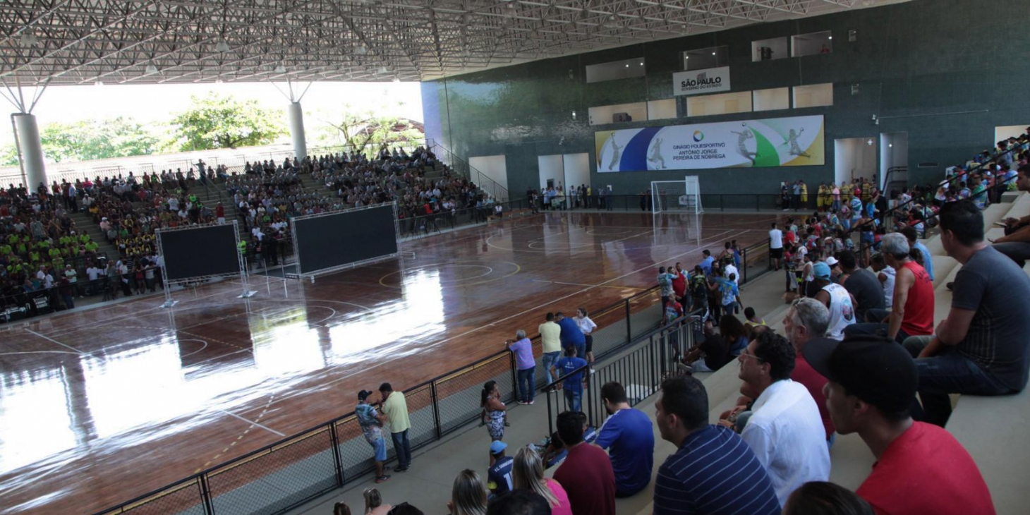 Santos inaugura ginásio poliesportivo | Jornal da Orla