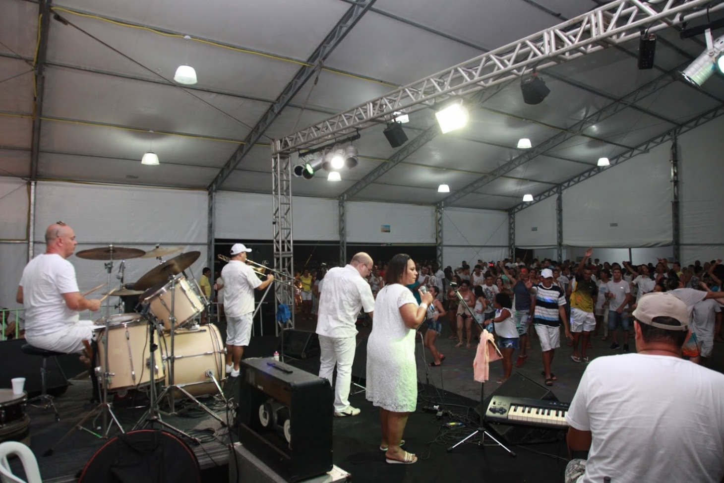 Confira a programação semanal das tendas de verão na orla de Santos | Jornal da Orla
