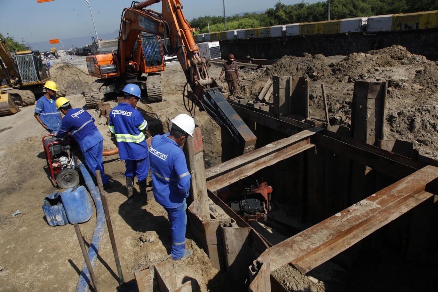 Ampliação de pontilhão na entrada da Cidade está em fase de escavação