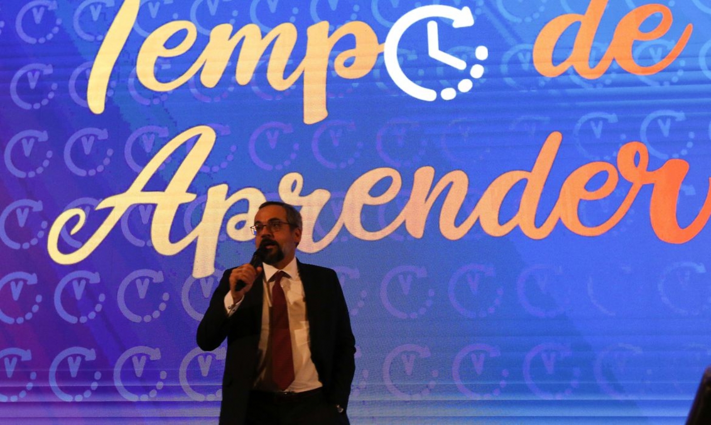 MEC lança programa para alfabetização