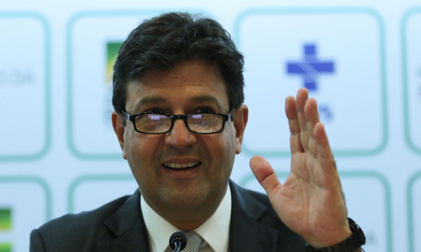 Número de casos de coronavírus confirmados no Brasil sobe para 290