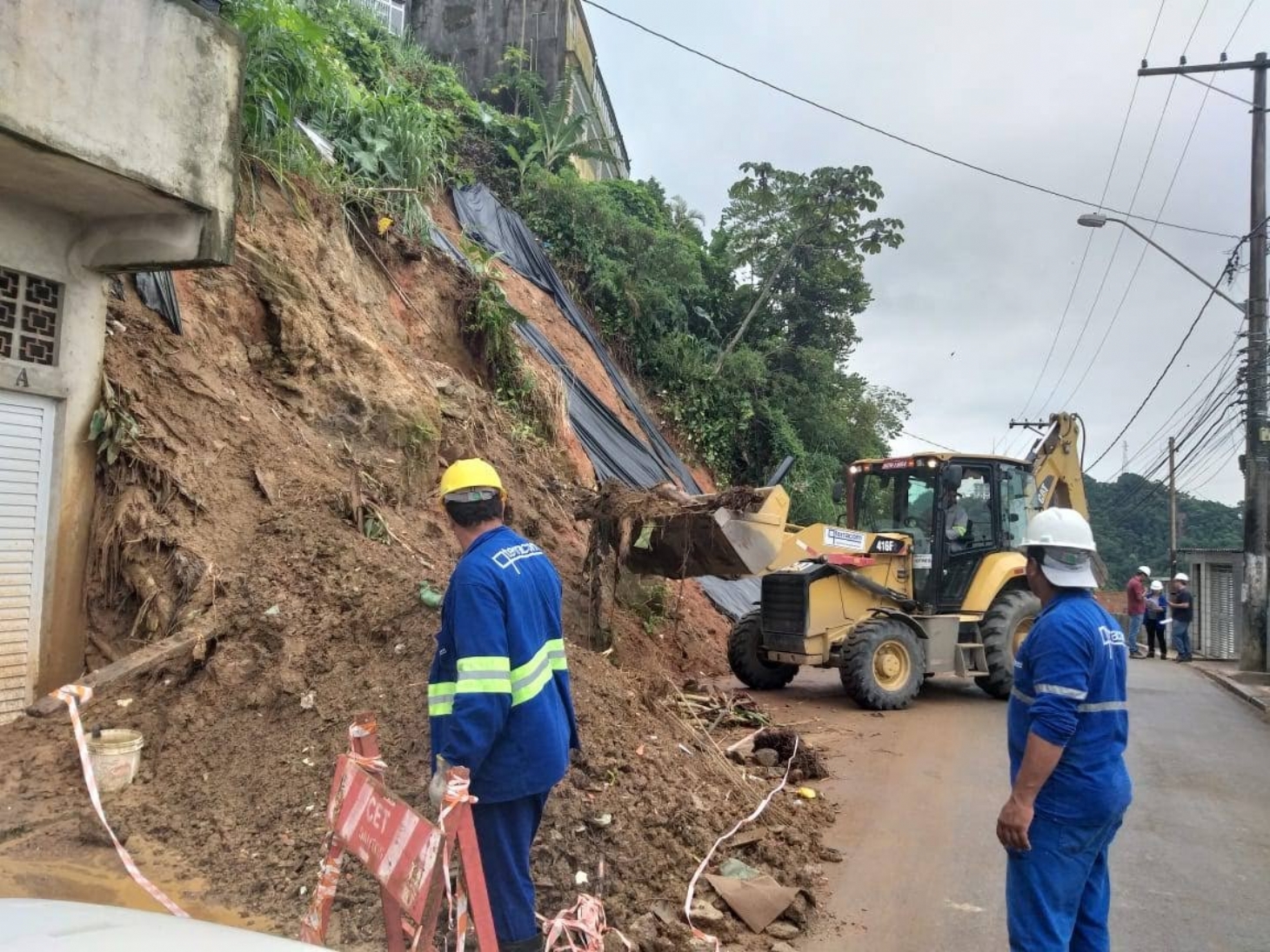 Iniciadas obras emergenciais nos morros de Santos