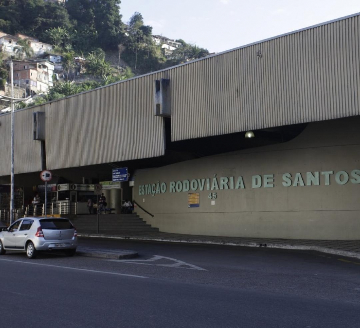 Rodoviária de Santos tem poucas partidas para atender turistas e exceções