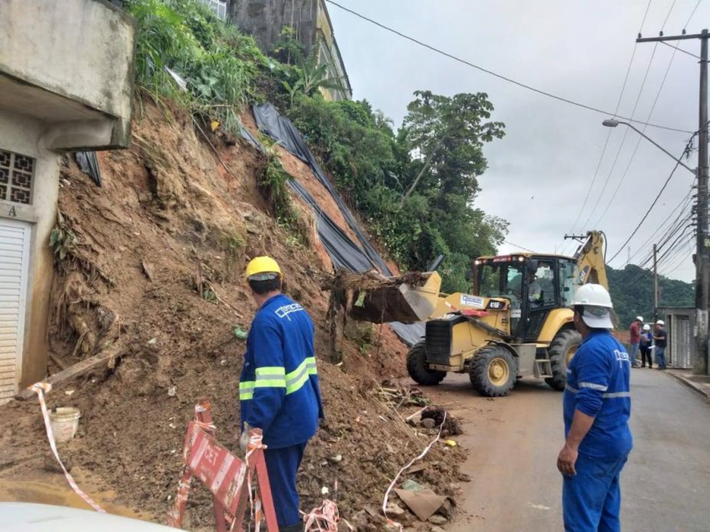 Iniciadas obras emergenciais nos morros de Santos