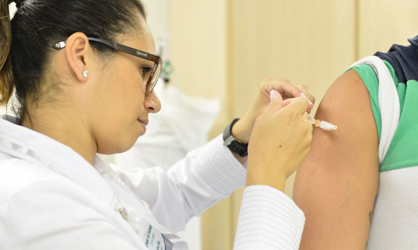 Vacinação contra gripe para caminhoneiros e portuários começa hoje