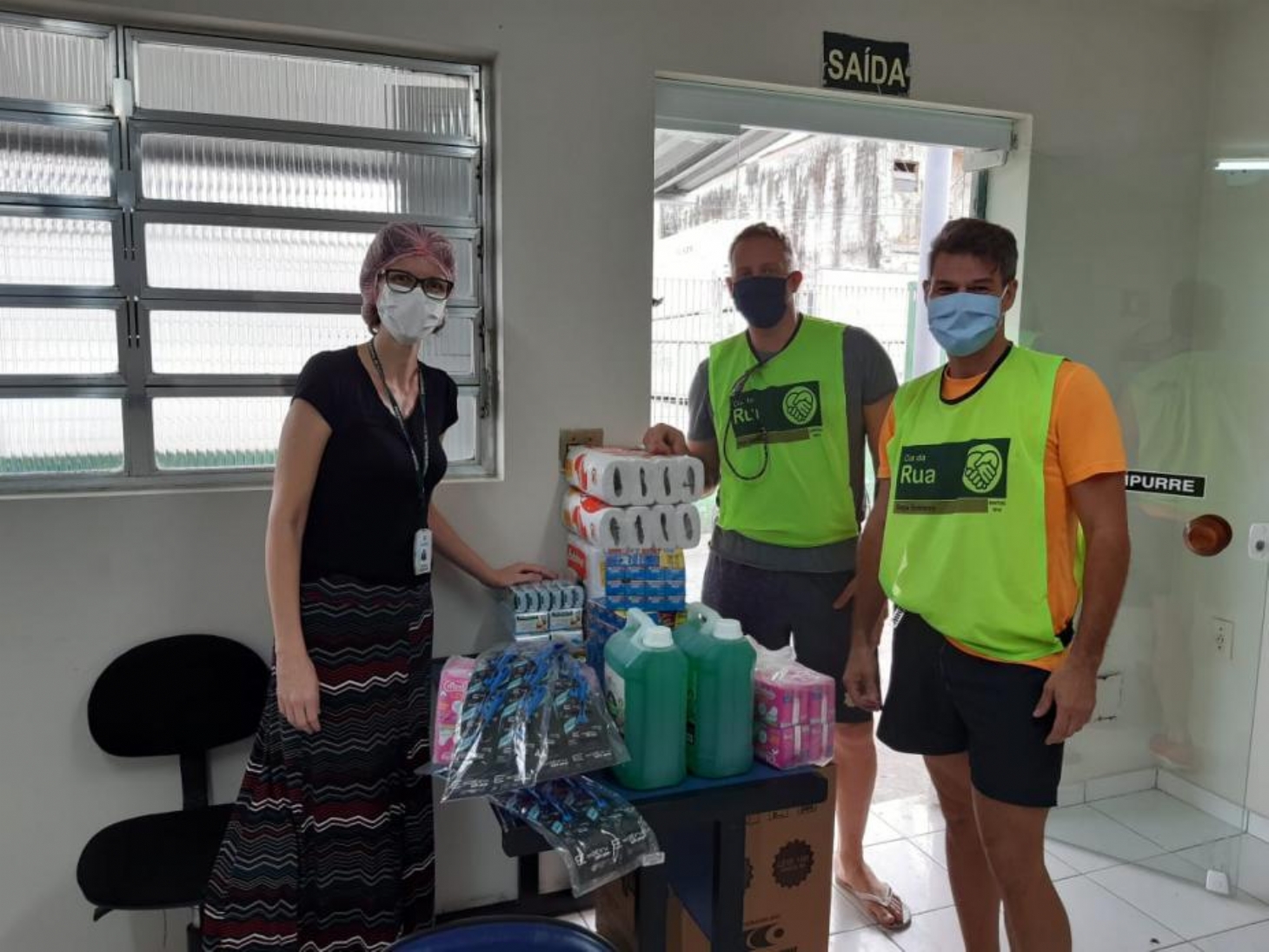 Campanha em Santos arrecada produtos de higiene para população em situação de rua