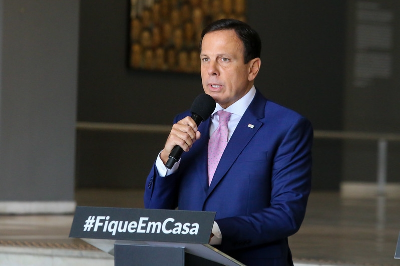 Governo de SP recomenda uso de máscaras pela população nos 645 municípios do Estado