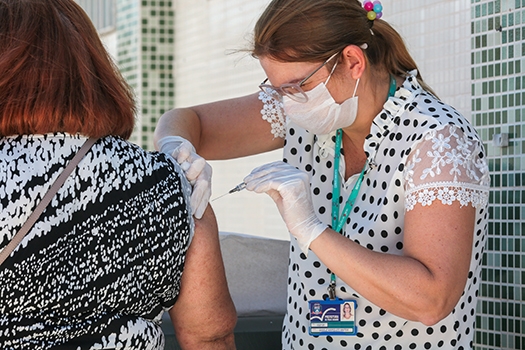 Quase 60 mil pessoas já foram vacinadas contra gripe em Praia Grande
