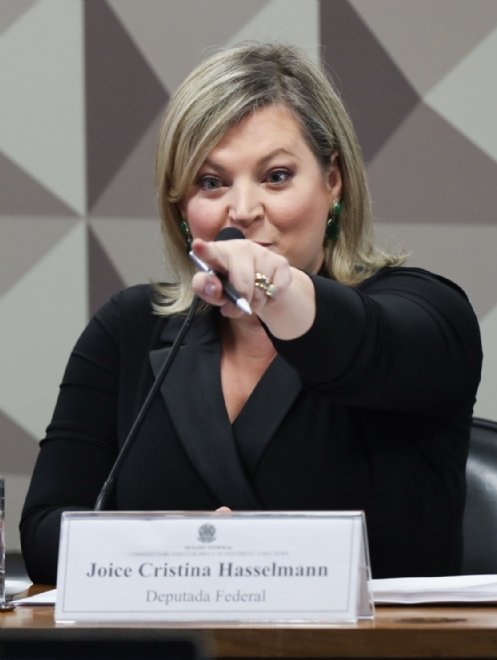 Joice em maus lençóis