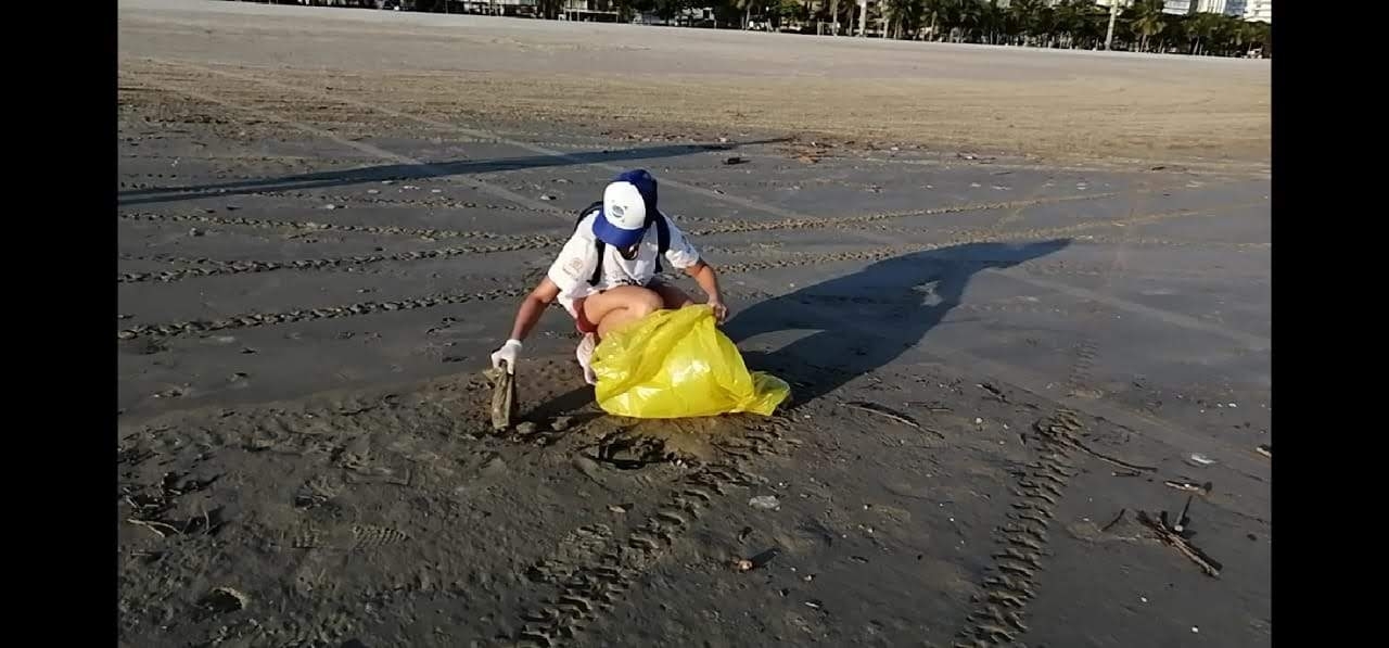 Pesquisa em Santos aproveita praias vazias para examinar origem do lixo | Jornal da Orla