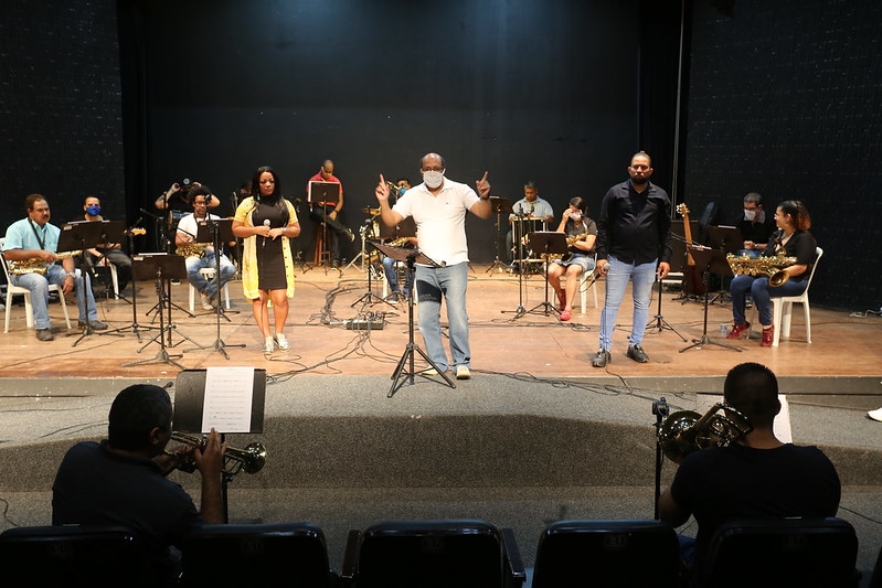 Big Band da Orquestra  Municipal grava música chr39Quarentenachr39 | Jornal da Orla