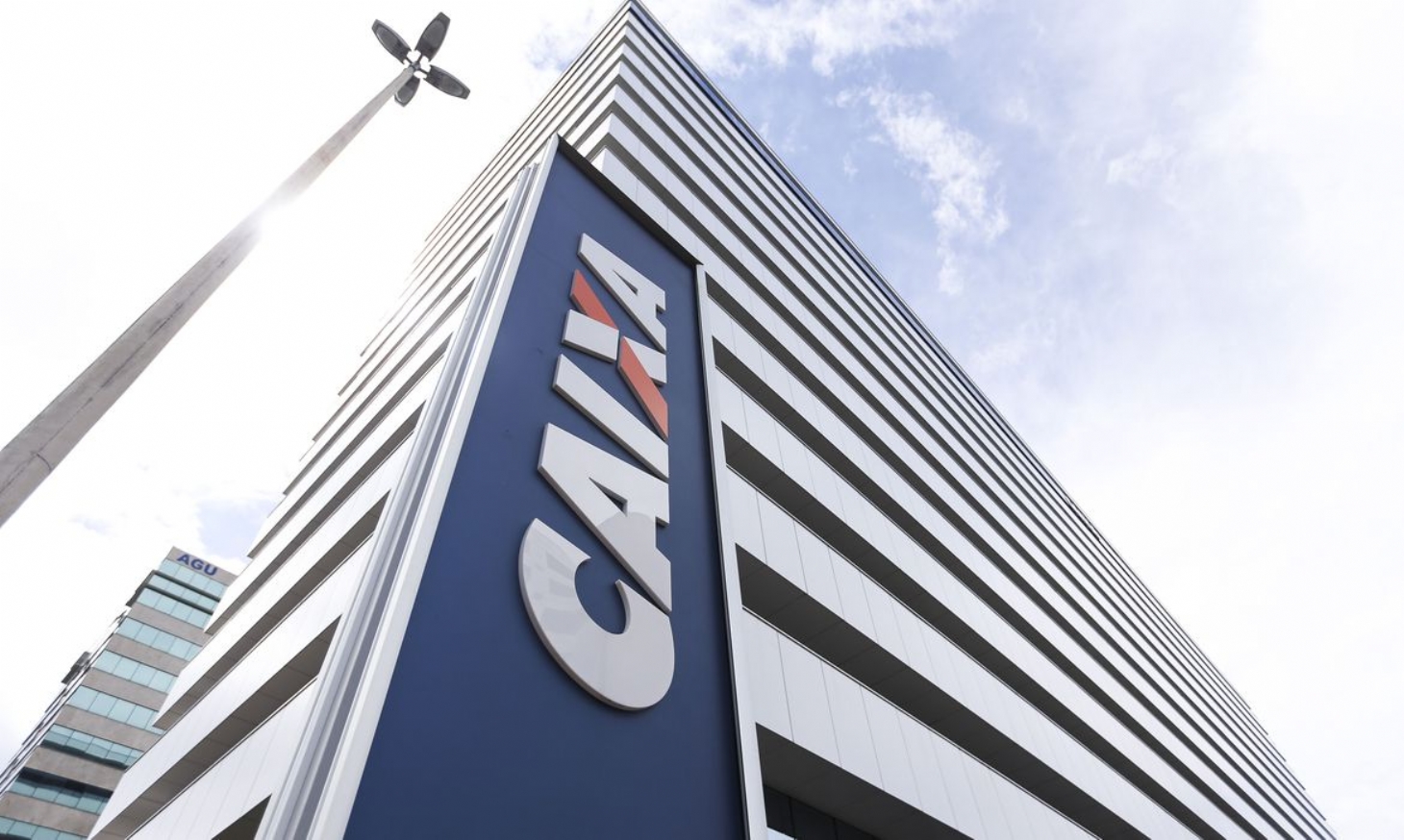 Caixa começa a pagar a segunda parcela de auxílio emergencial