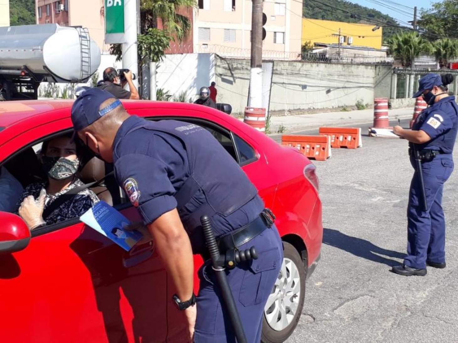 Bloqueios na entrada de Santos abordam 150 veículos nas primeiras horas do dia | Jornal da Orla