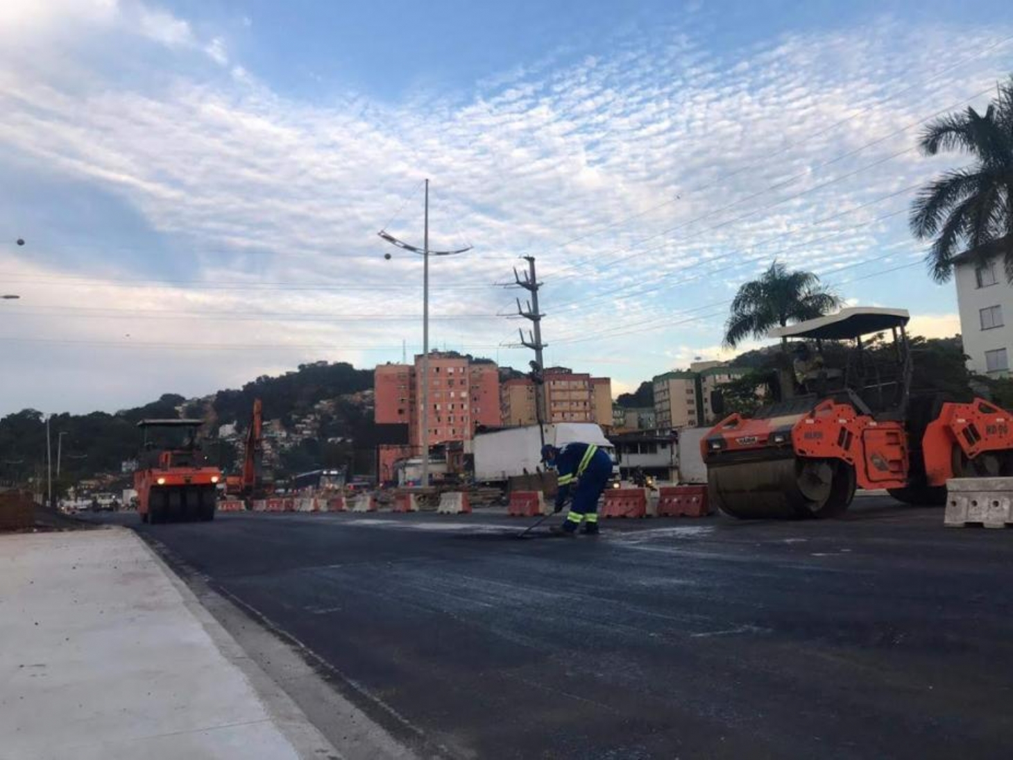Pista na entrada de Santos será liberada ao trânsito nesta quarta