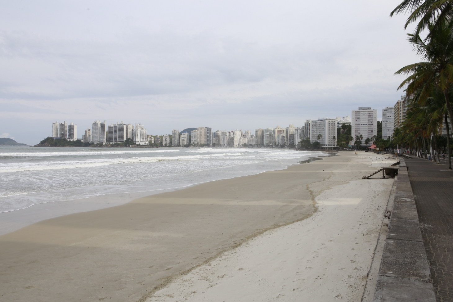 Guarujá flexibiliza prática de esportes individuais nas praias a partir do dia 15