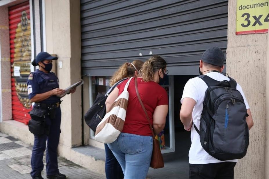 Mais de 18,6 mil vistorias já foram feitas em comércios de Santos