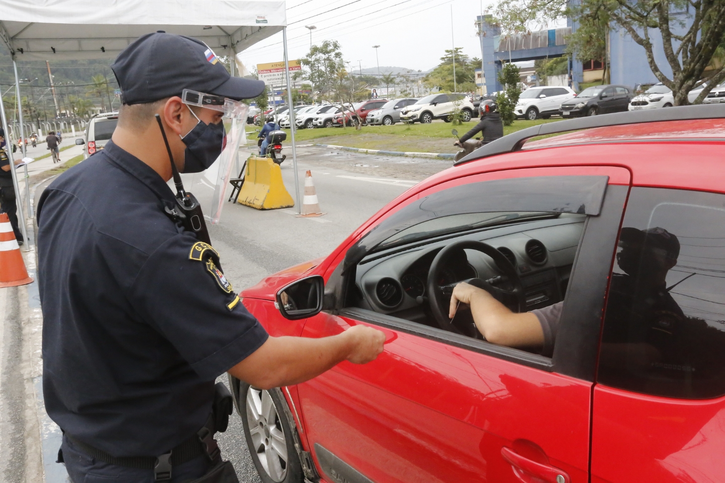 Guarujá: Bloqueios atingem a marca de 32 mil veículos barrados em três meses