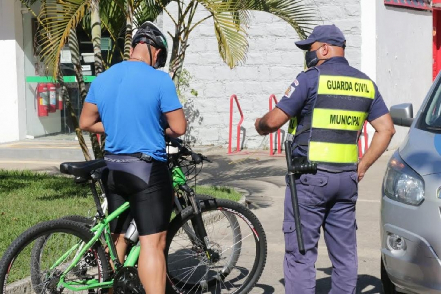 Em três dias, mais de 1,1 mil pessoas foram orientadas sobre o uso de máscaras em Santos
