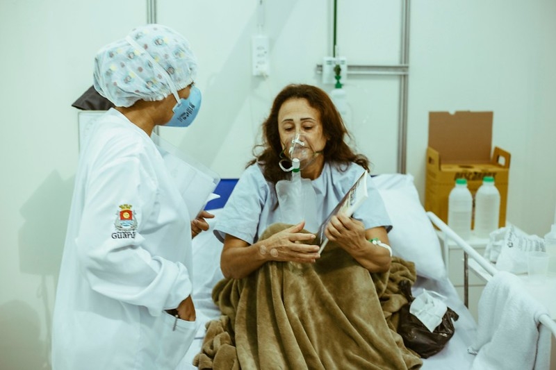 Projeto de leitura é desenvolvido no hospital de campanha de Guarujá | Jornal da Orla