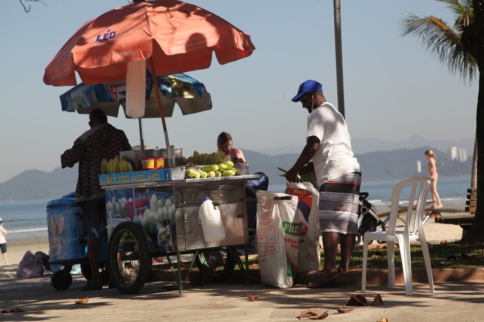 Comércio ambulante de Santos retorna na segunda-feira (20) com restrições