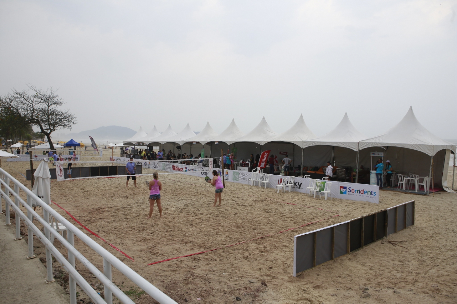 Guarujá cria protocolos para a retomada do beach tennis, vôlei de praia e futevôlei