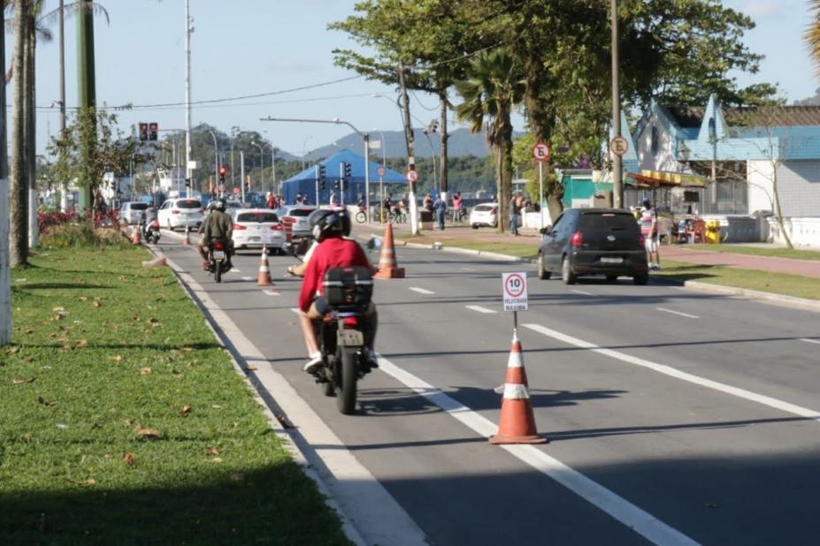 Novo acesso de motos à balsa na Ponta da Praia já está funcionando | Jornal da Orla