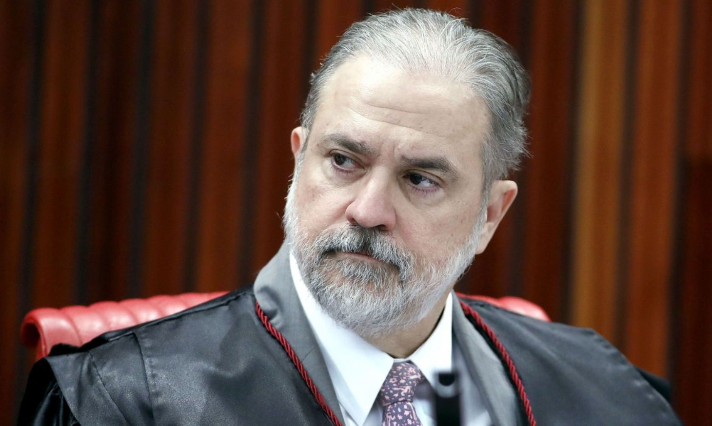 Procurador-geral da República, Augusto Aras, está com covid-19