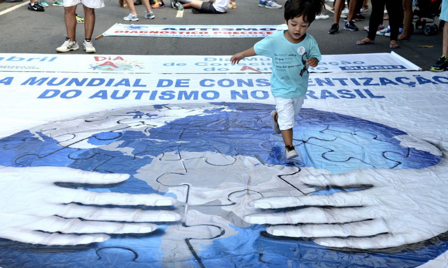 Governo lança cartilha para crianças com autismo