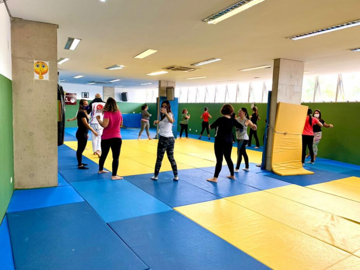 Mulheres em Santos aprendem técnicas de defesa contra abusos e agressões | Jornal da Orla