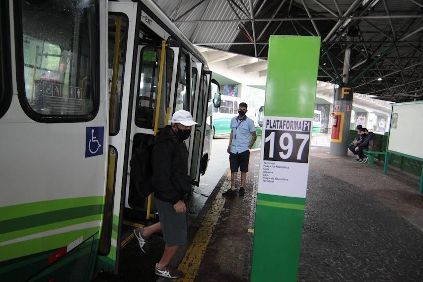 Nova linha de ônibus em Santos facilita ligação de áreas central e industrial | Jornal da Orla