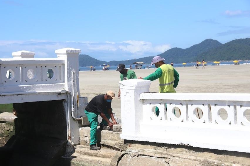 Mutirão de serviços na orla de Santos prepara cidade para a temporada de verão