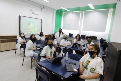 Estudantes de Santos vencem mostra científica do Instituto Butantan | Jornal da Orla