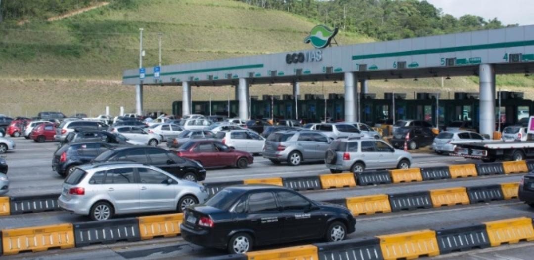 Até 380 mil veículos devem utilizar as rodovias de acesso à Baixada Santista durante o feriado | Jornal da Orla