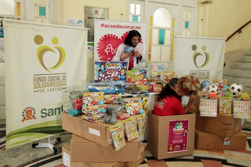 Campanha em Santos já arrecadou mais de três mil brinquedos
