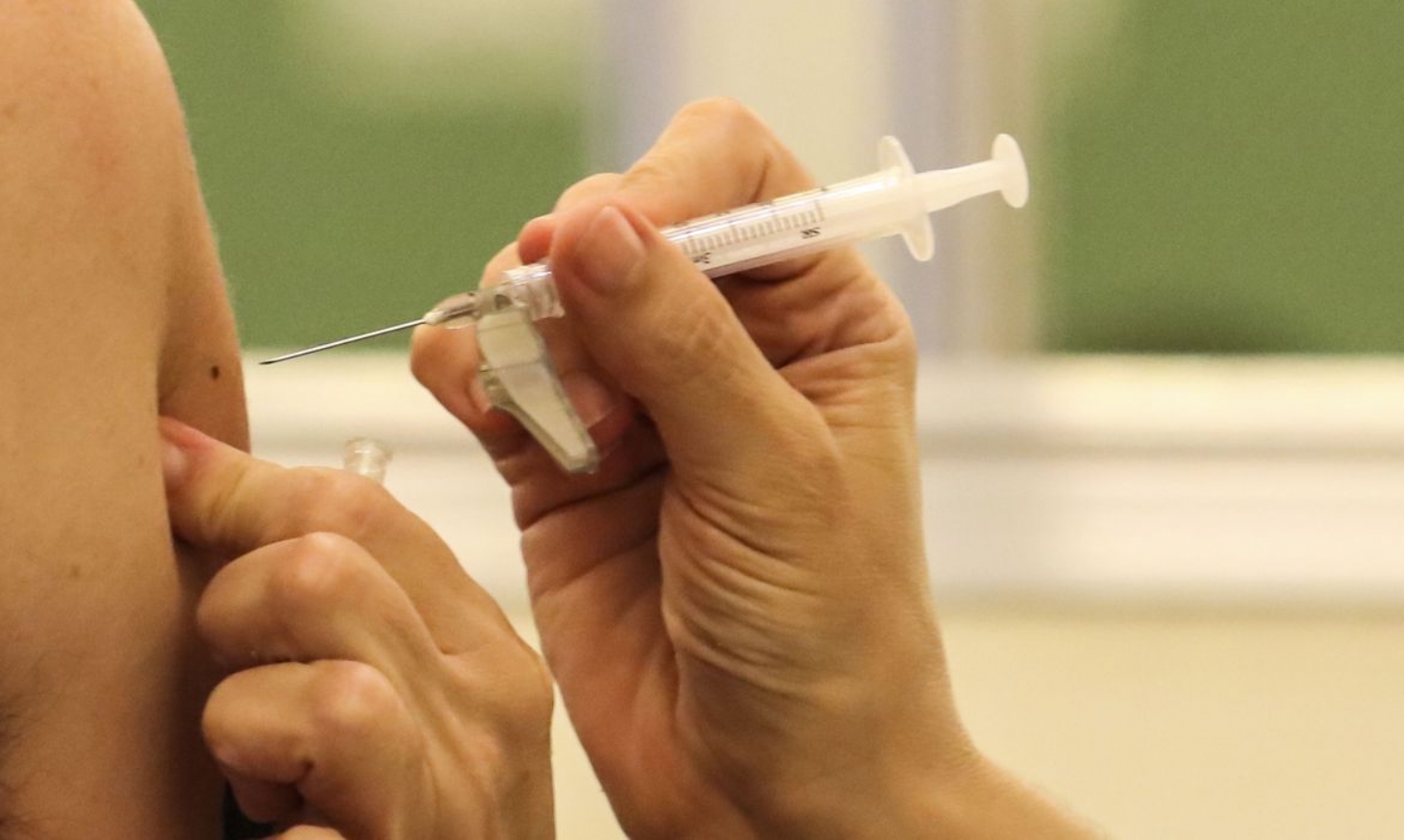 Boletim da Fiocruz mostra sucesso da vacinação contra a covid-19 | Jornal da Orla