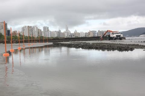 Proteção de navio encalhado será ampliada na praia de Santos | Jornal da Orla