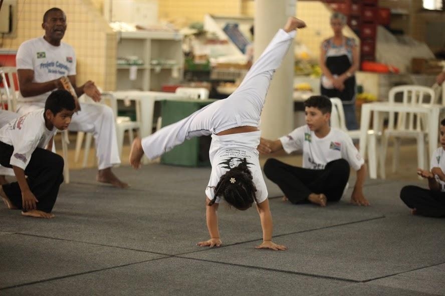Cursos de capoeira e balé para alunos de escolas públicas de Santos têm vagas abertas | Jornal da Orla